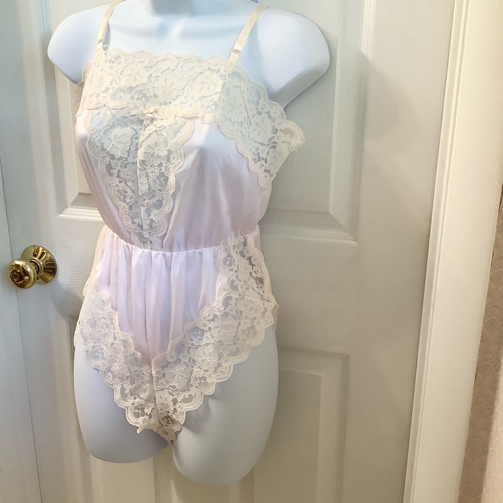 Like-New Vintage JC Penny Pink Satin Lace Teddy Lingerie - S - Picture 3 of 12
